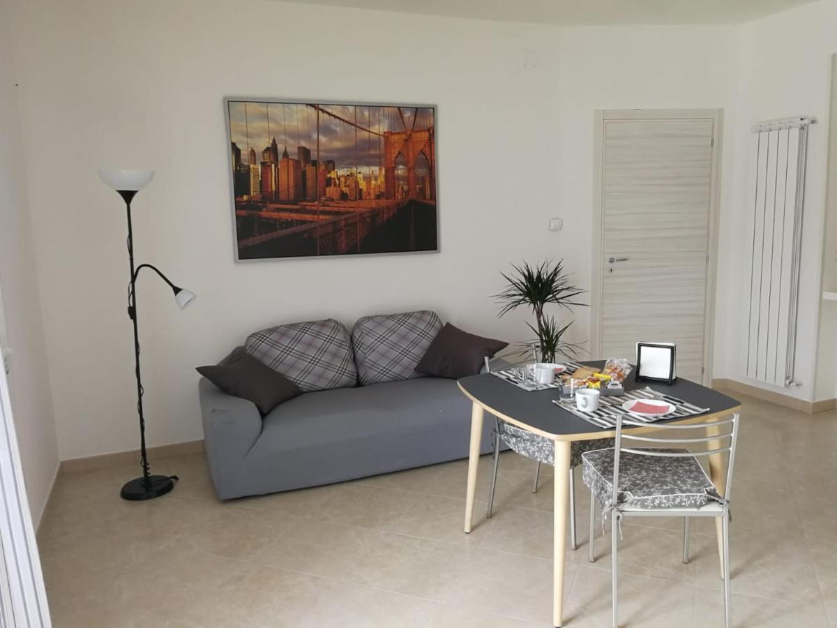 Beb Del Carmelo Apartment Mercato San Severino Luaran gambar